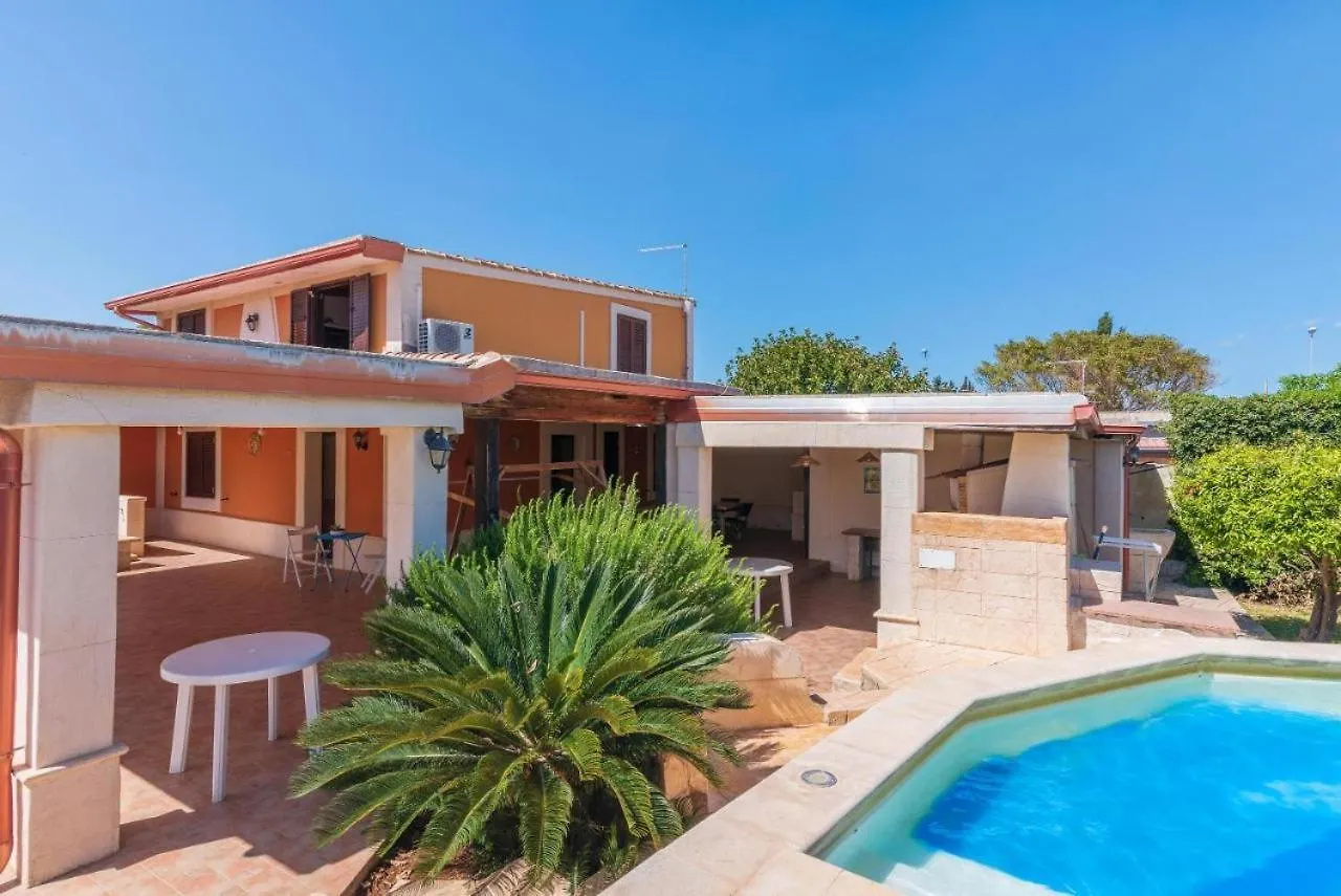 Villa Con Piscina Al Mare Ognina 0*,